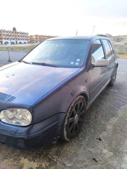 Продавам на части golf 4 всичко е налично