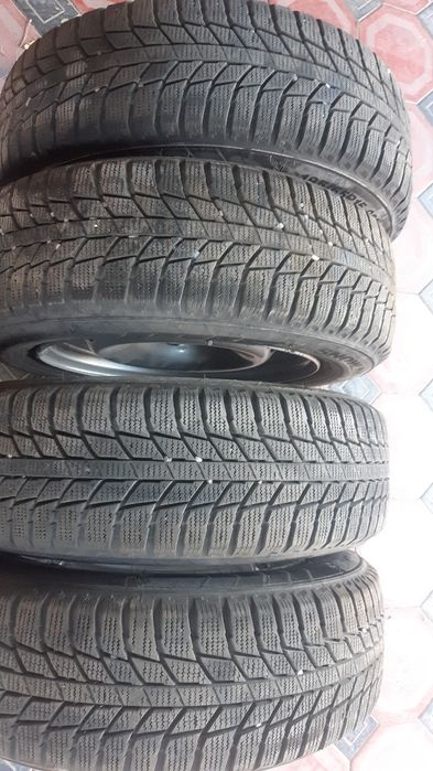 Продам шины с дисками. R15