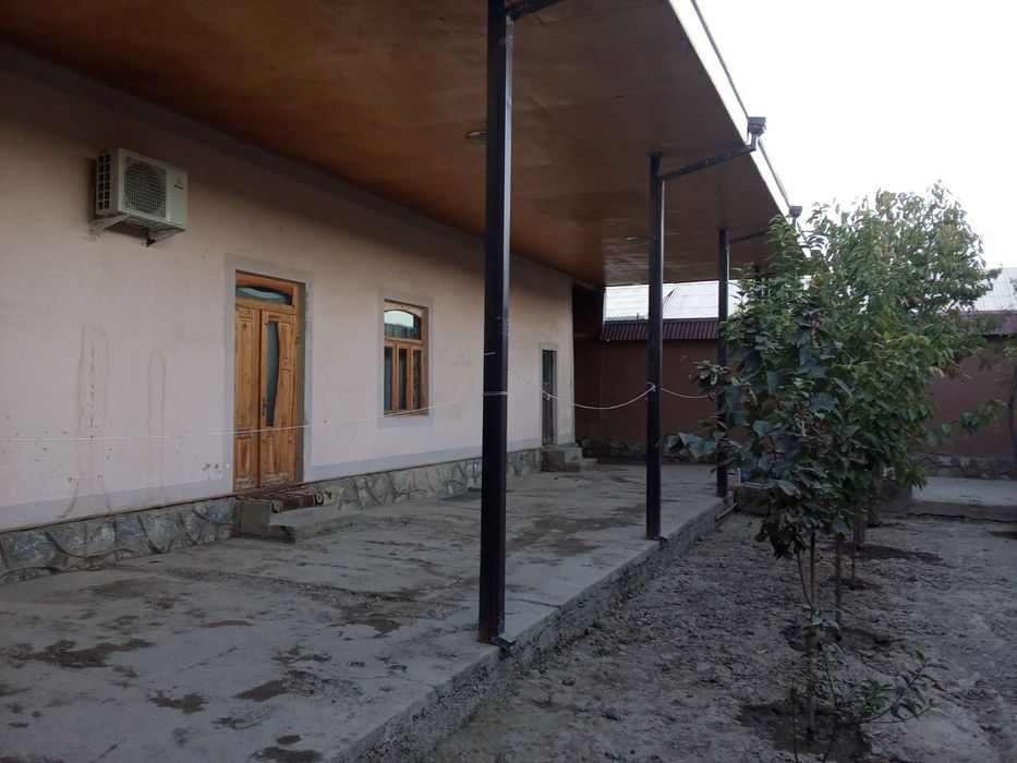 Умид Кургонида уй солади