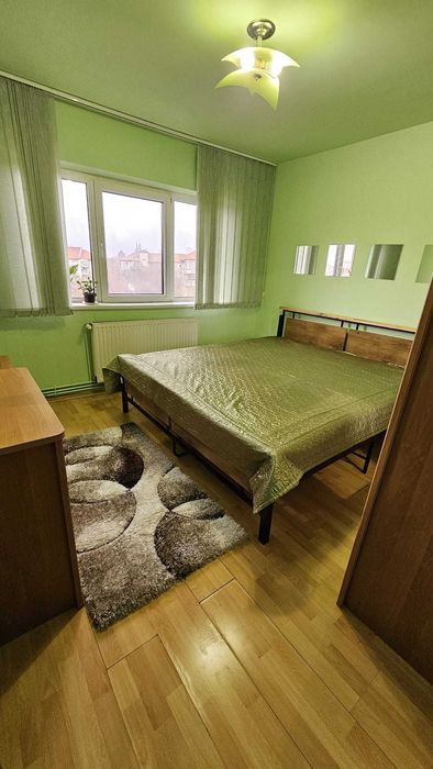 Proprietar inchiriez apartament 3 camere complex