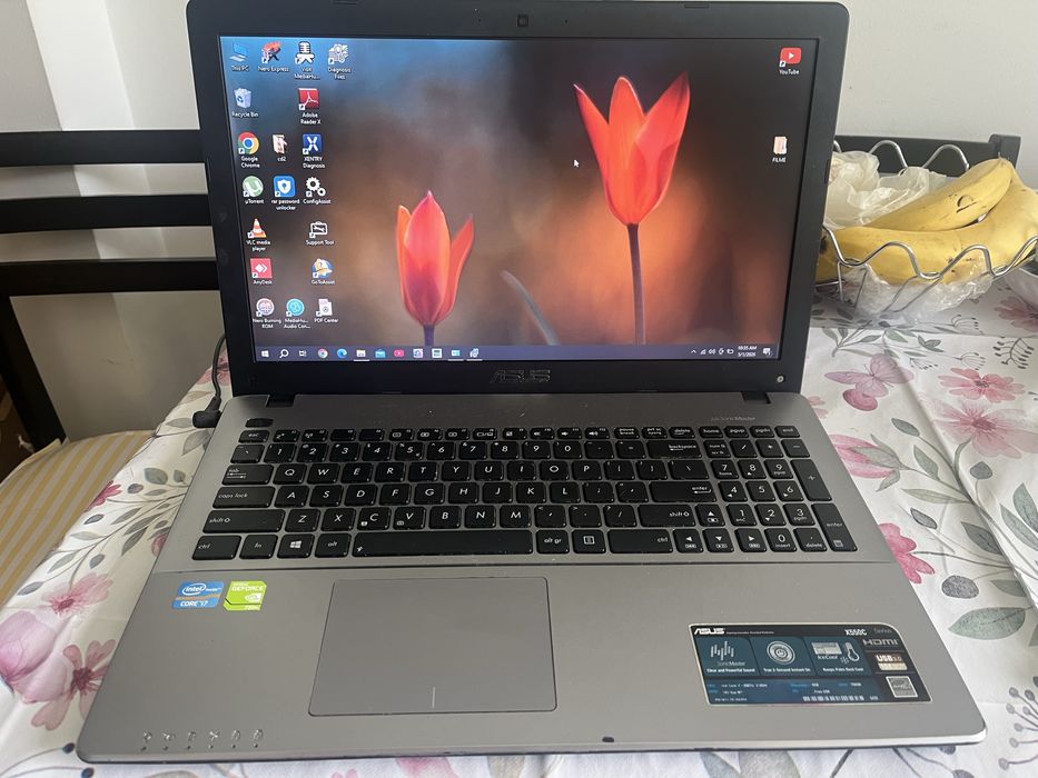 Laptop Asus x550c i7 ssd 256 si 8gb ram