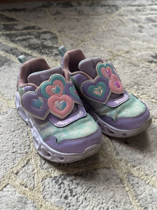 Маратонки на Skechers размер 24