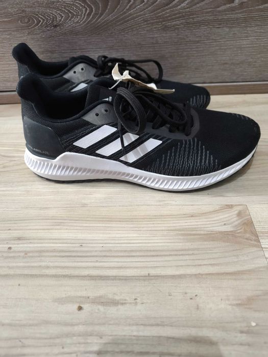 Продавам нови маратонки