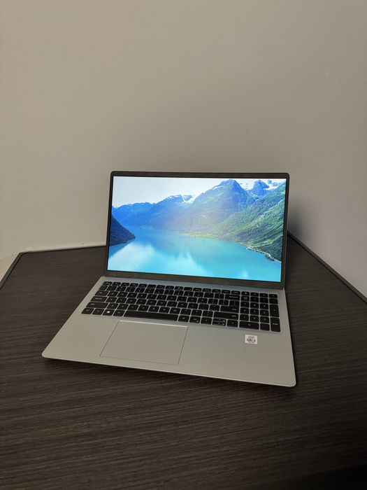 Dell inspiron 15 3511 SSD256gb opirativka 8gb DDR4