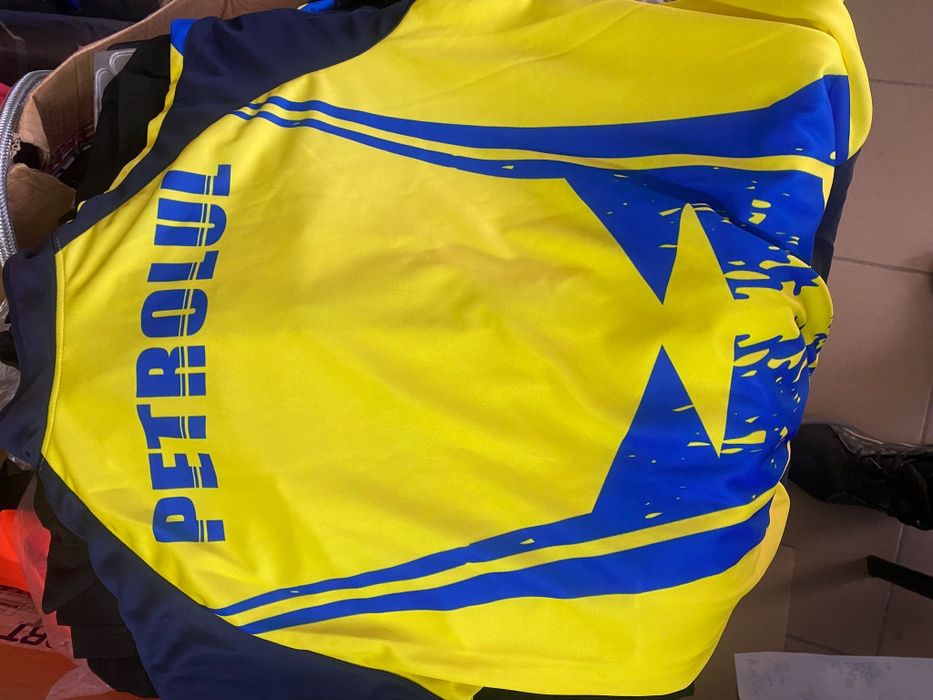 Vînd treninguri bărbătești