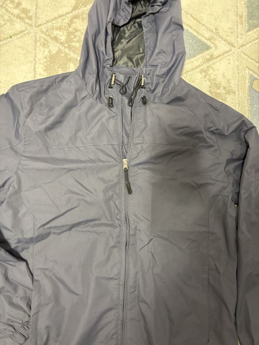 продаю весенние куртки