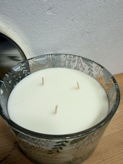 Lumanare parfumata mare Merry Christmas 3 fitile Nou