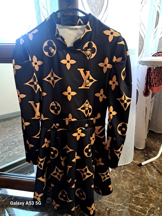 Черна Дамска рокля на Louis Vuitton