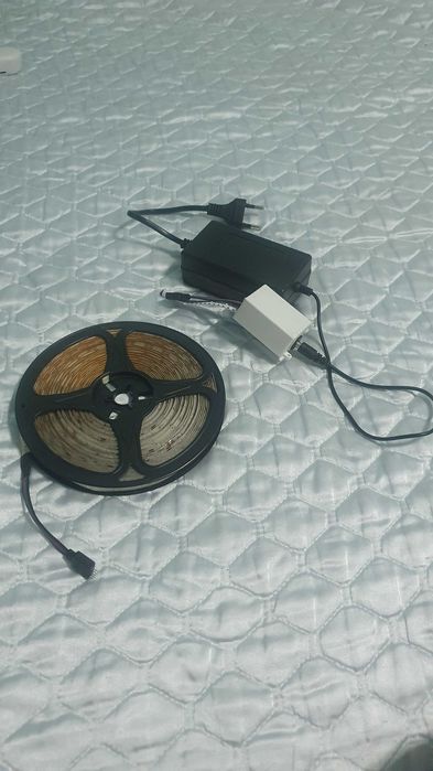 Banda led multicolora cu telecomanda
