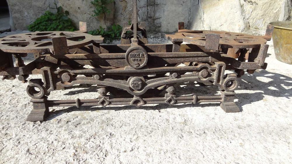 Механичен ретро кантар - антика