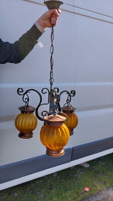 Lustra /. Candelabru vechi, 240 lei