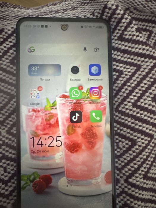 Телефон techno spark 20