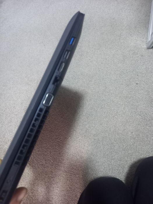 Laptop i3 ,17inci ,8gbRam ,ssd128 baterie noua