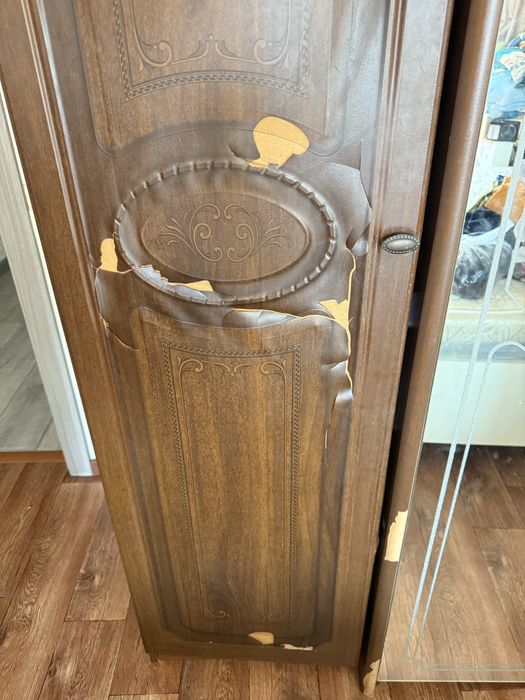 Продам Шкаф с зеркалами