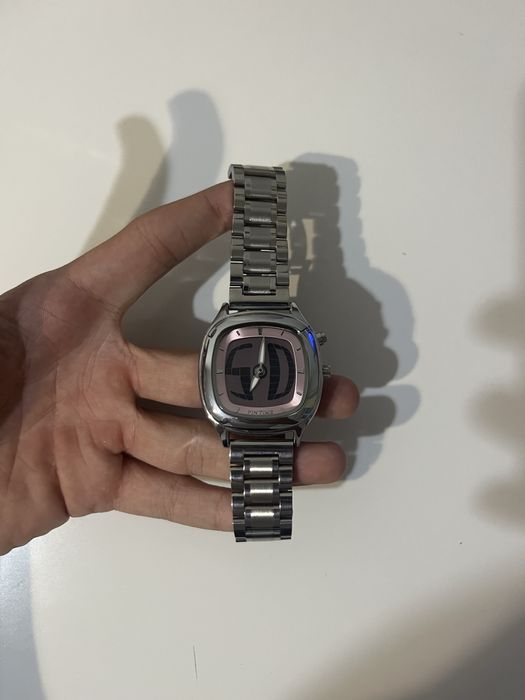 Часы с анимированными секундами