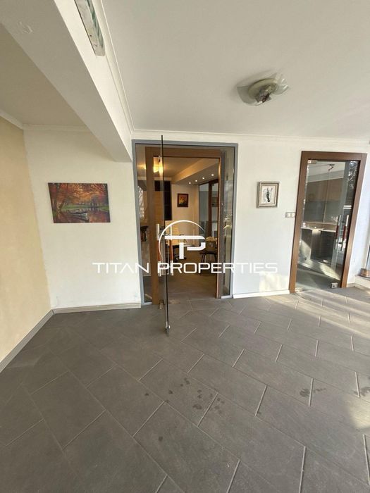 Дава се под наем Офис в Бургас, Център - 150 кв.м за 1994.61 € - Снимка #4