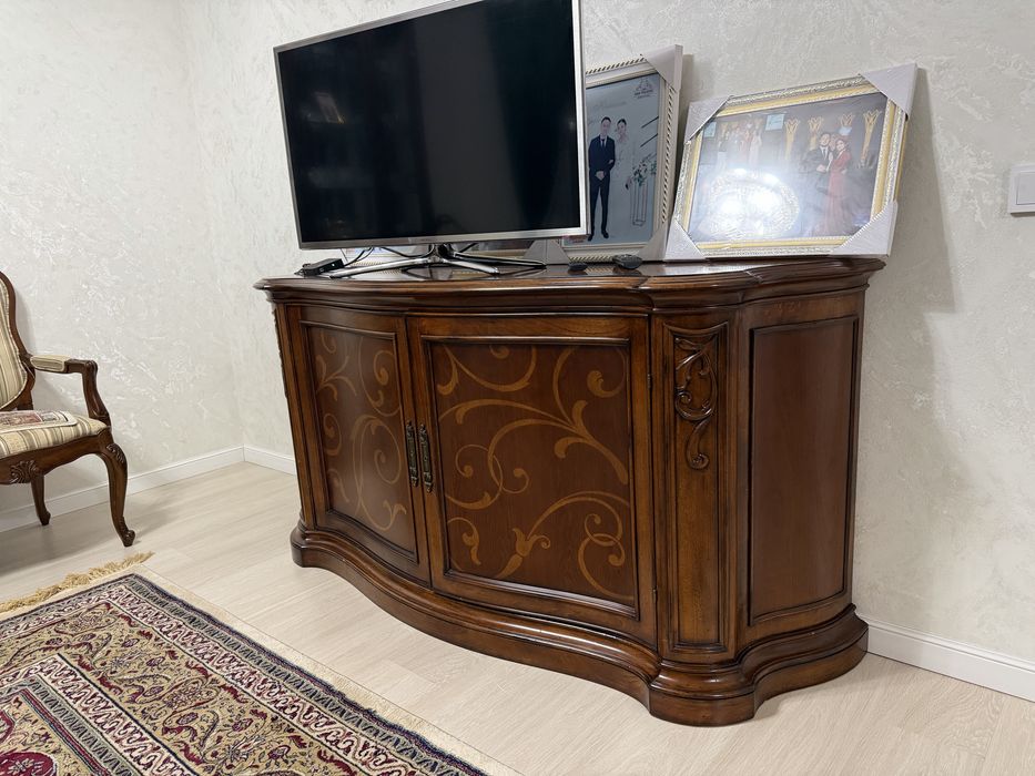 Продам горку со столом и стульями