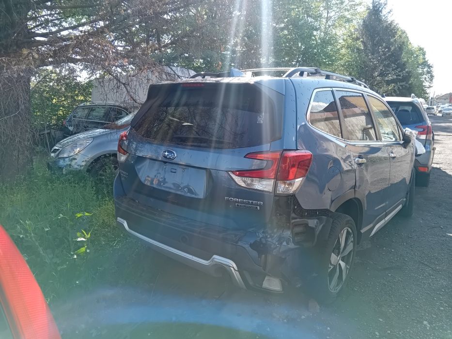 Субару форестер на части
