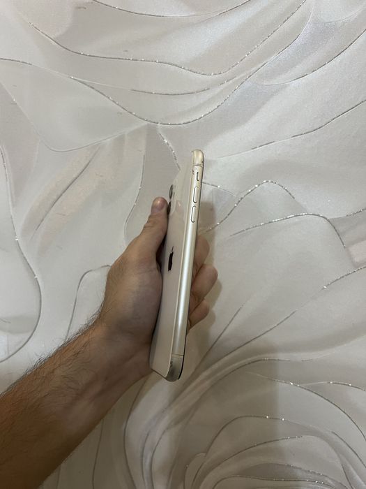 Продам IPhone 11 64gb