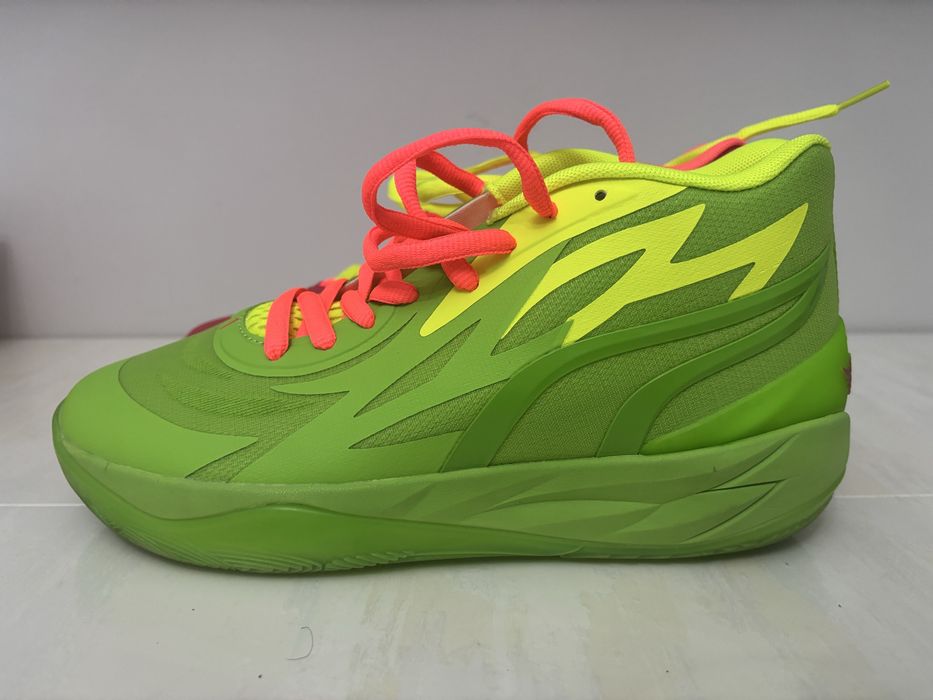 Баскетбольные кроссовки MB02