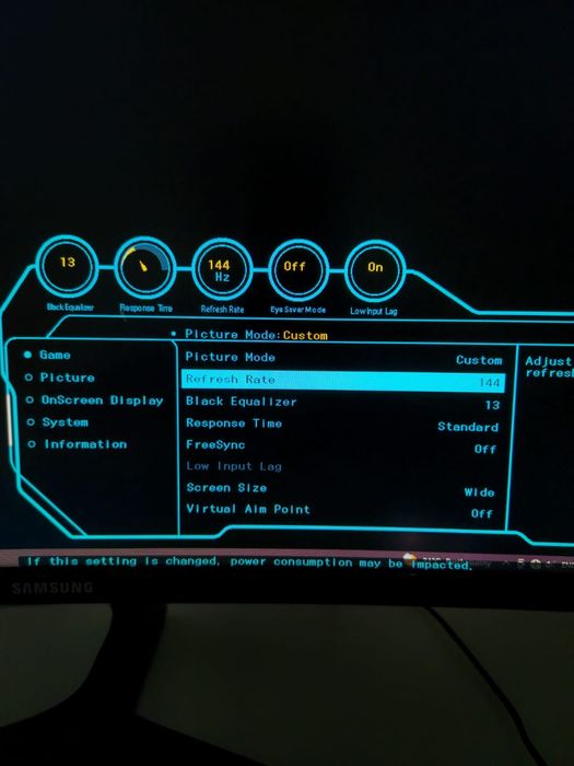 PC  gaming 

Memorie ram 8gb ddr3

1 ssd Kings