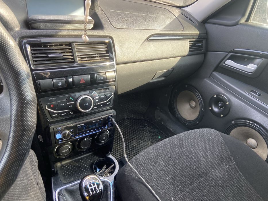 Продам приора 2172 хедчбек