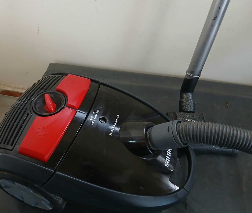 Прахосмукачка PHILIPS 2000W