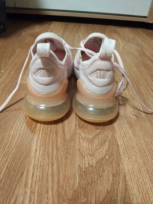 Маратонки Nike Air  270