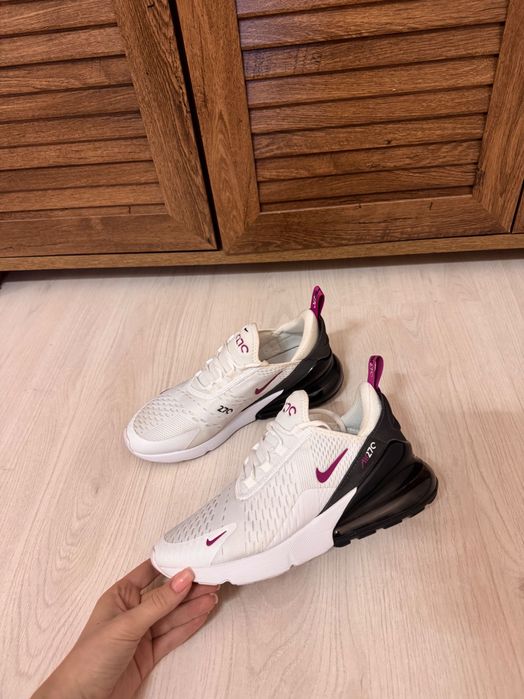 Оригинални дамски обувки Nike Air Max 270 38