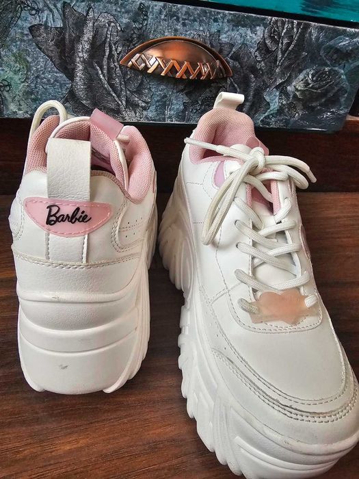 Сникърси Бершика Барби на платформа