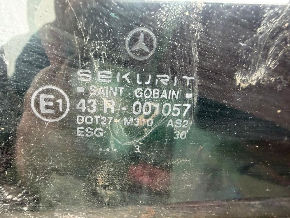 Стёкла мерседес Ц и Е класс