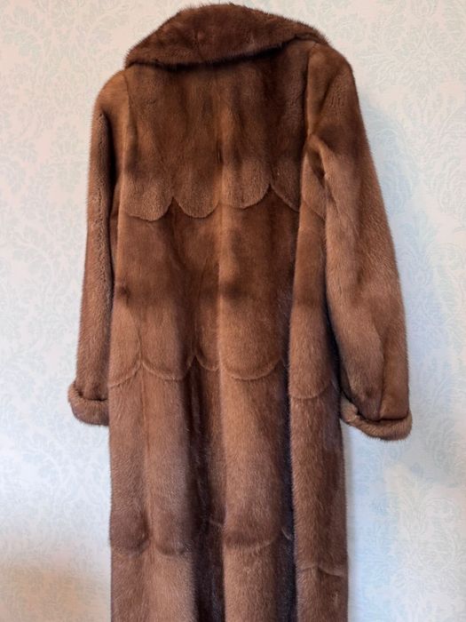 Продам норковую шубу