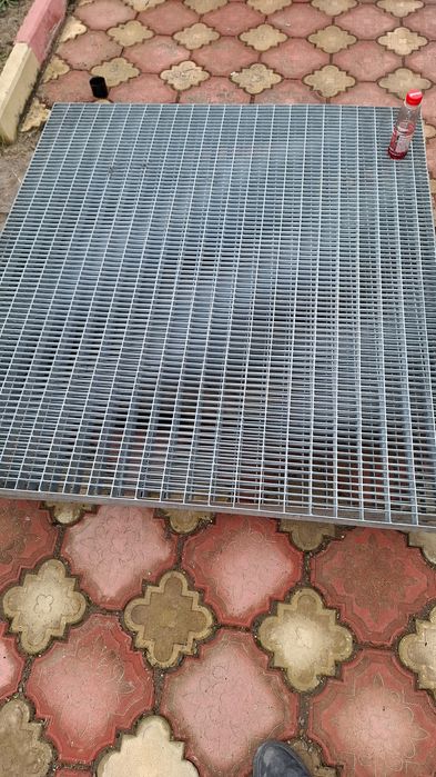 Trepte și gratare zincate