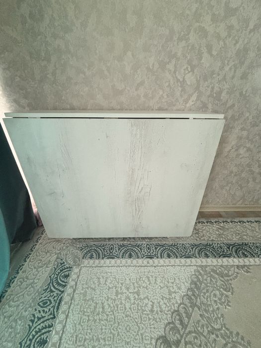 Продам книжный стол