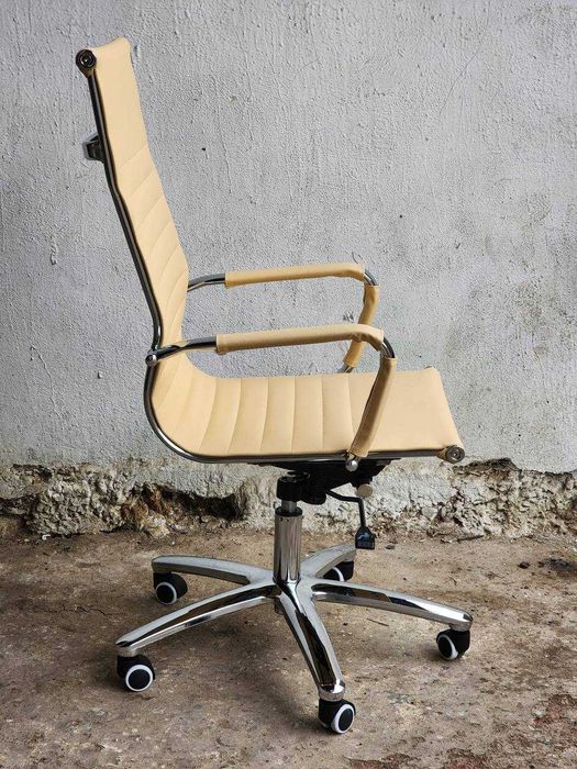 Кресло для персонала DELGADO- (Бежевый)