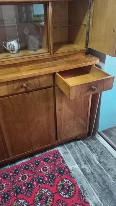Продается антикварная Сталинская мебель читая дерево в отличном состоя