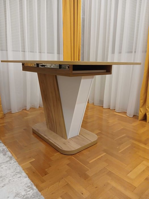 Трапезна маса дължина 160/120см. ширина 80см.