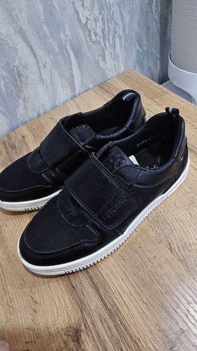 Классическая школьная обувь (р.35) — в идеальном состоянии