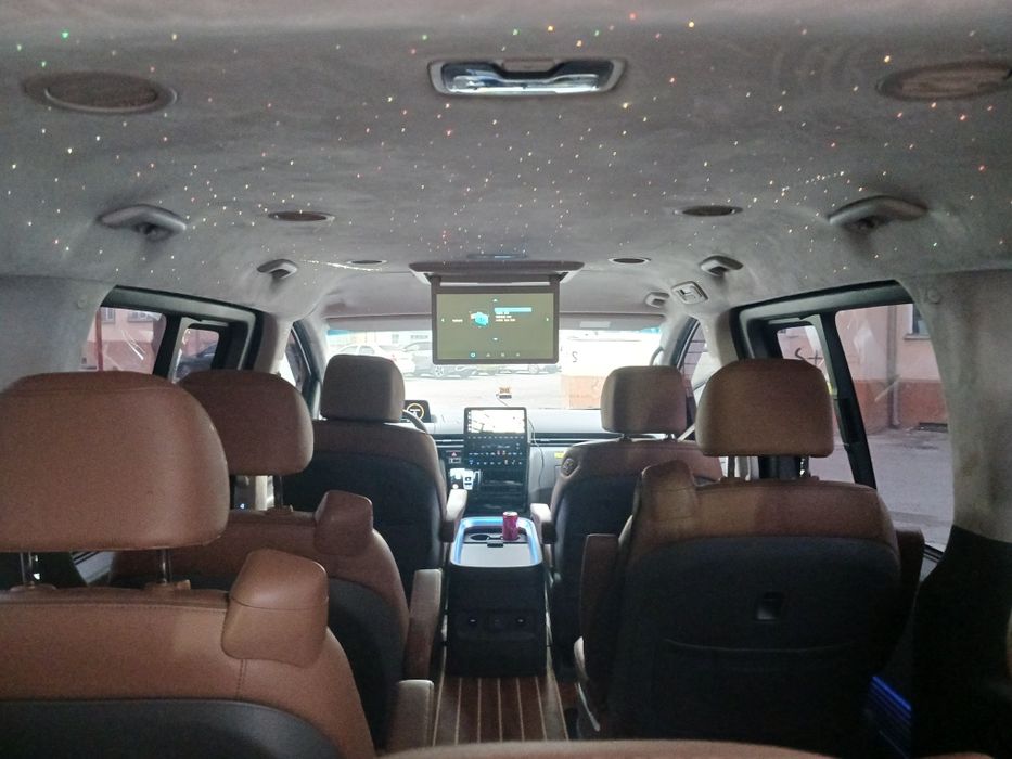 Avtomobil Hyundai staria