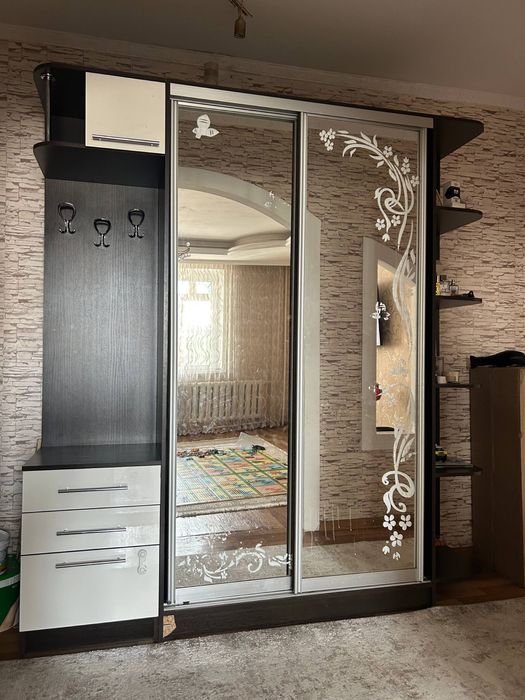 Продам прихожую