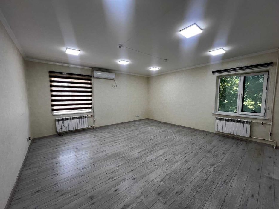 Сдаются офисы в БИЗНЕС-ЦЕНТРЕ на Шота Руставели|  415 и 550 м² (55)