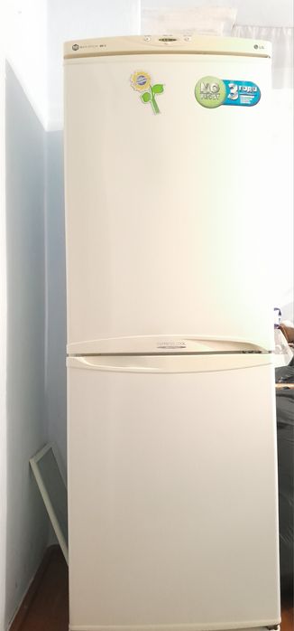 Холодильник LG двухкамерный