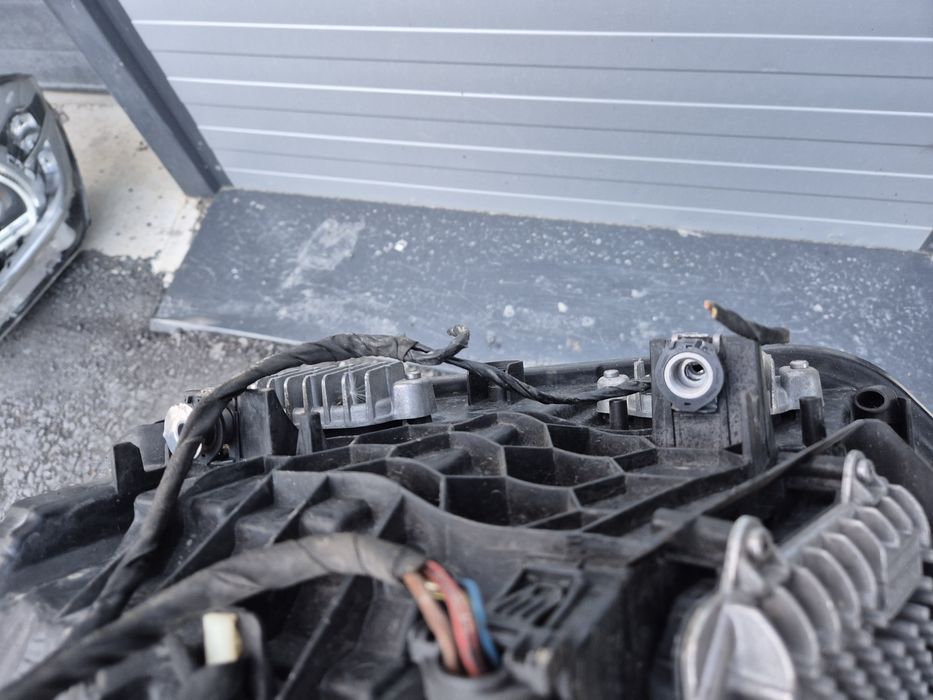 Far dreapta bixenon bmw f20 2016