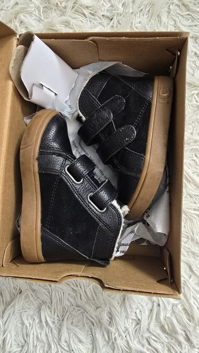 Ghete UGG marime 22
