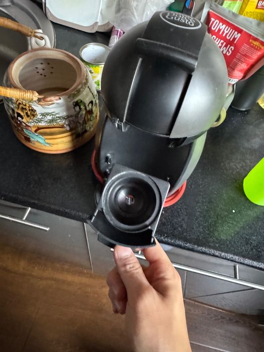 Капсульная кофе машинка Nescafé dolce gusto piccolo черного цвета