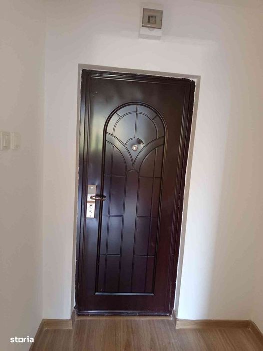 Garsonieră cu balcon, etaj 2