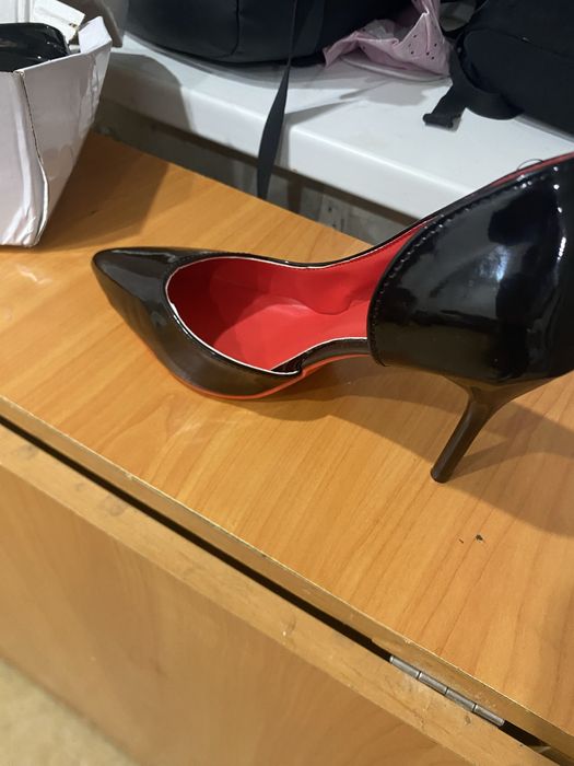 Туфли новые каблук 8 см размер 38