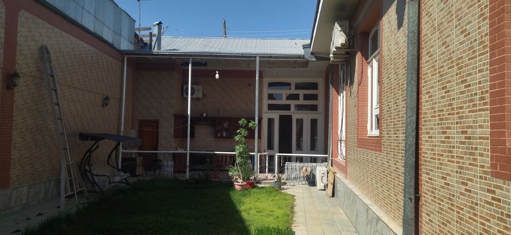 Узбекистанская.Срочно продаётся дом.