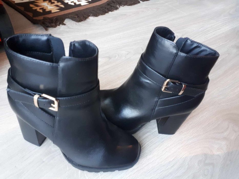 Botine noi mărimea 38