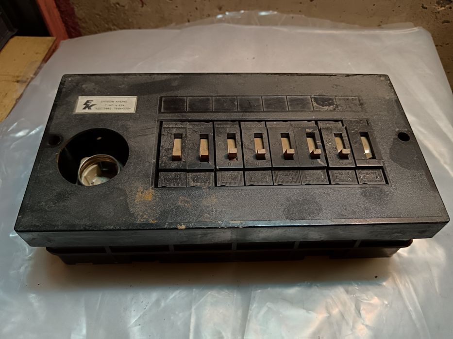 Старо електрическо табло